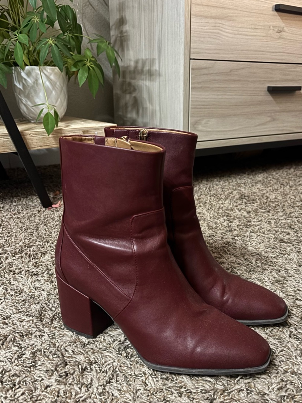 Women's Burgundy Block Heel Ankle Boots